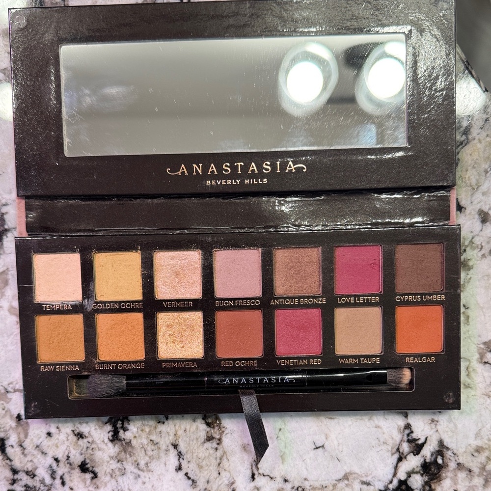 Anastasia Beverly Hills Modern Renaissance Palette - Picture 3 of 5